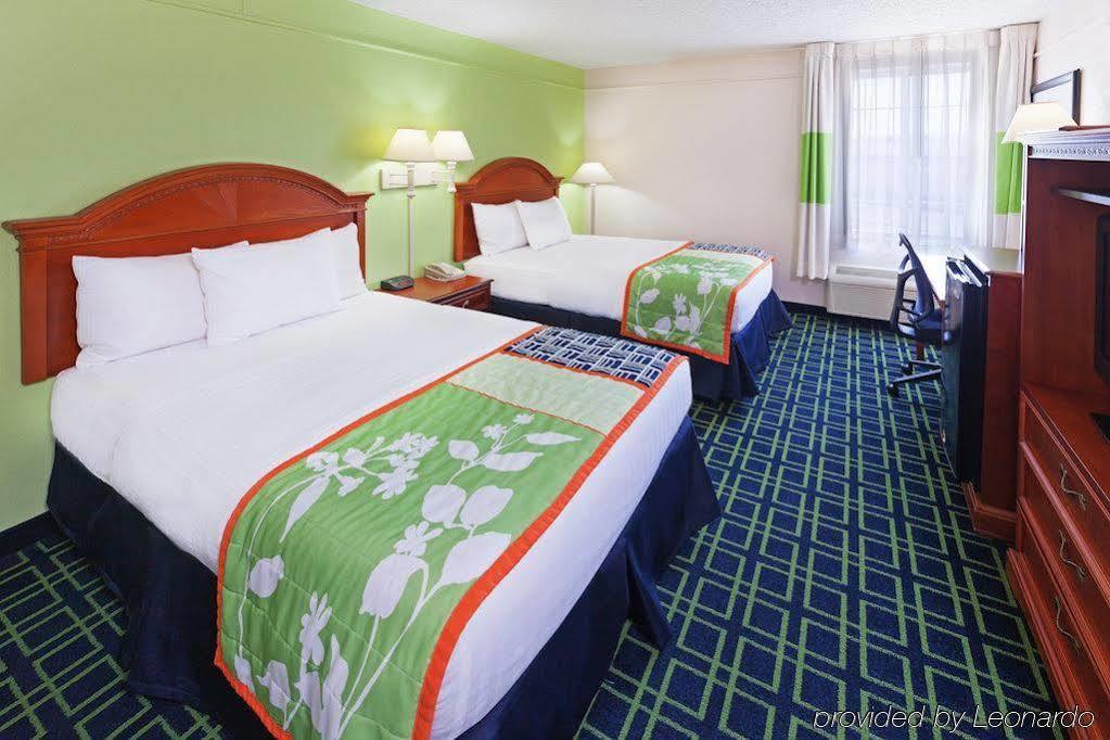 La Quinta Inn & Suites Tulsa Dış mekan fotoğraf