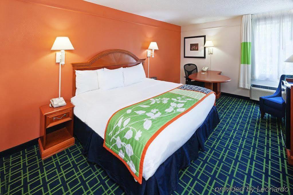 La Quinta Inn & Suites Tulsa Dış mekan fotoğraf