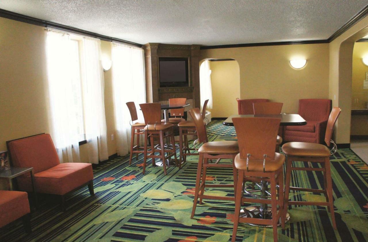 La Quinta Inn & Suites Tulsa Dış mekan fotoğraf