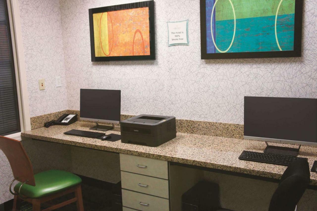 La Quinta Inn & Suites Tulsa Dış mekan fotoğraf