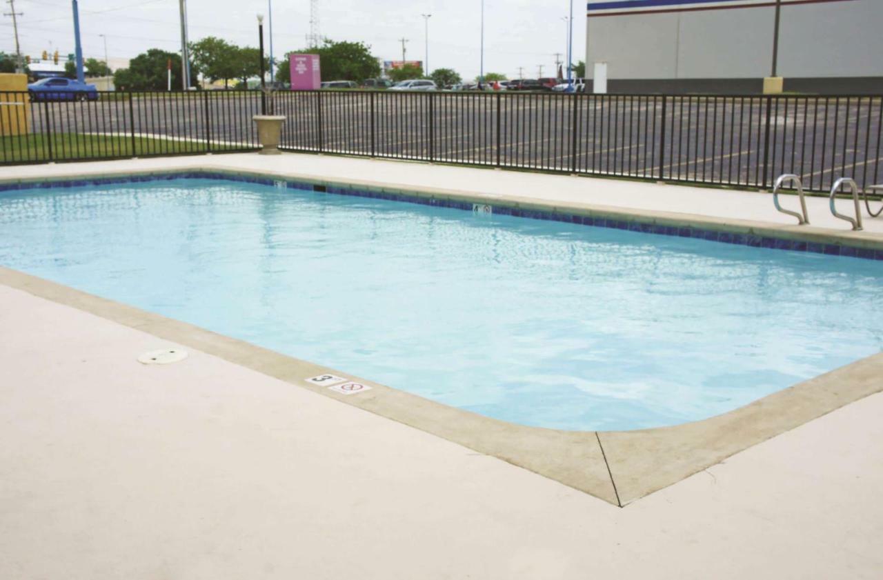 La Quinta Inn & Suites Tulsa Dış mekan fotoğraf