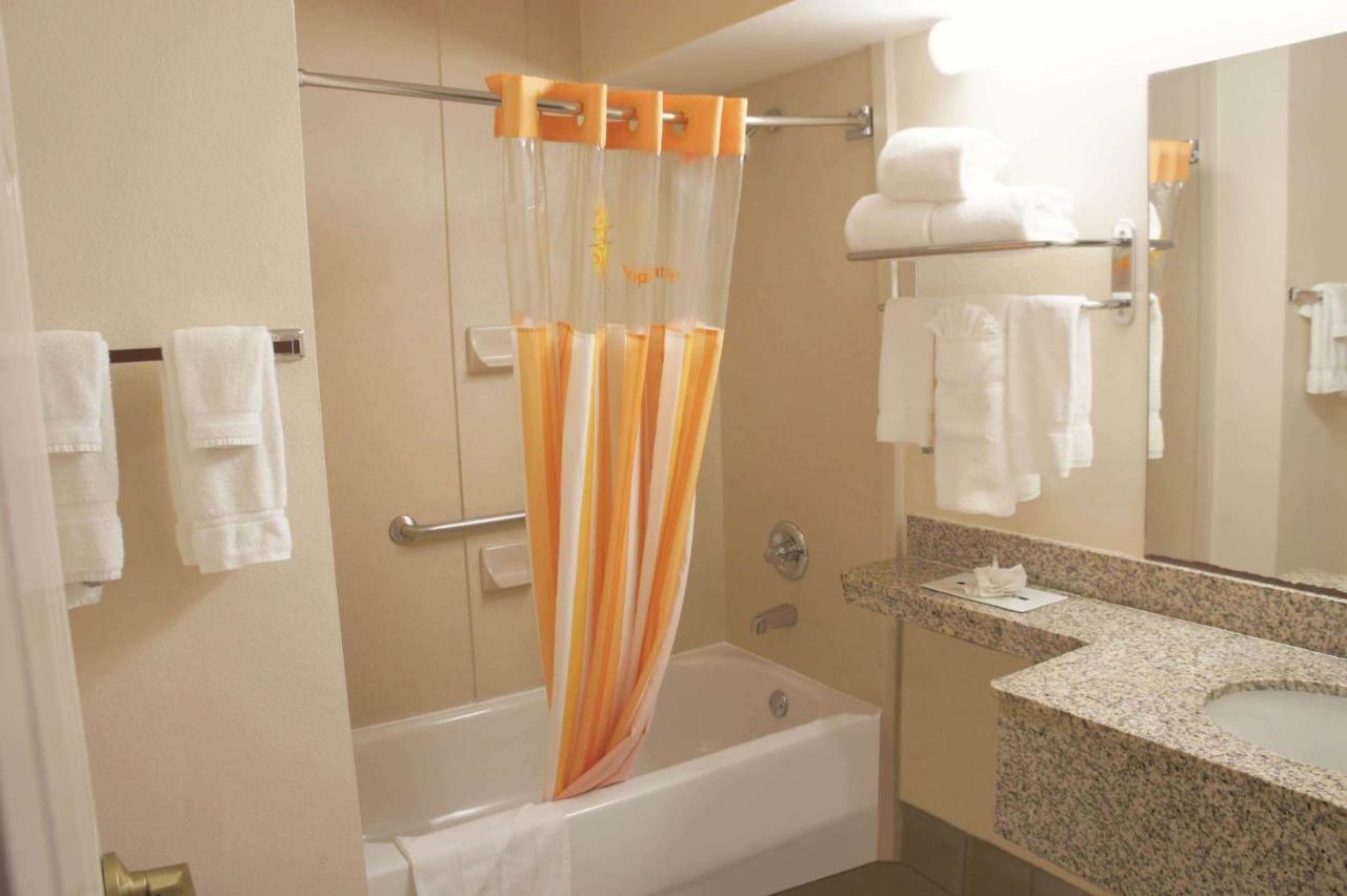 La Quinta Inn & Suites Tulsa Dış mekan fotoğraf
