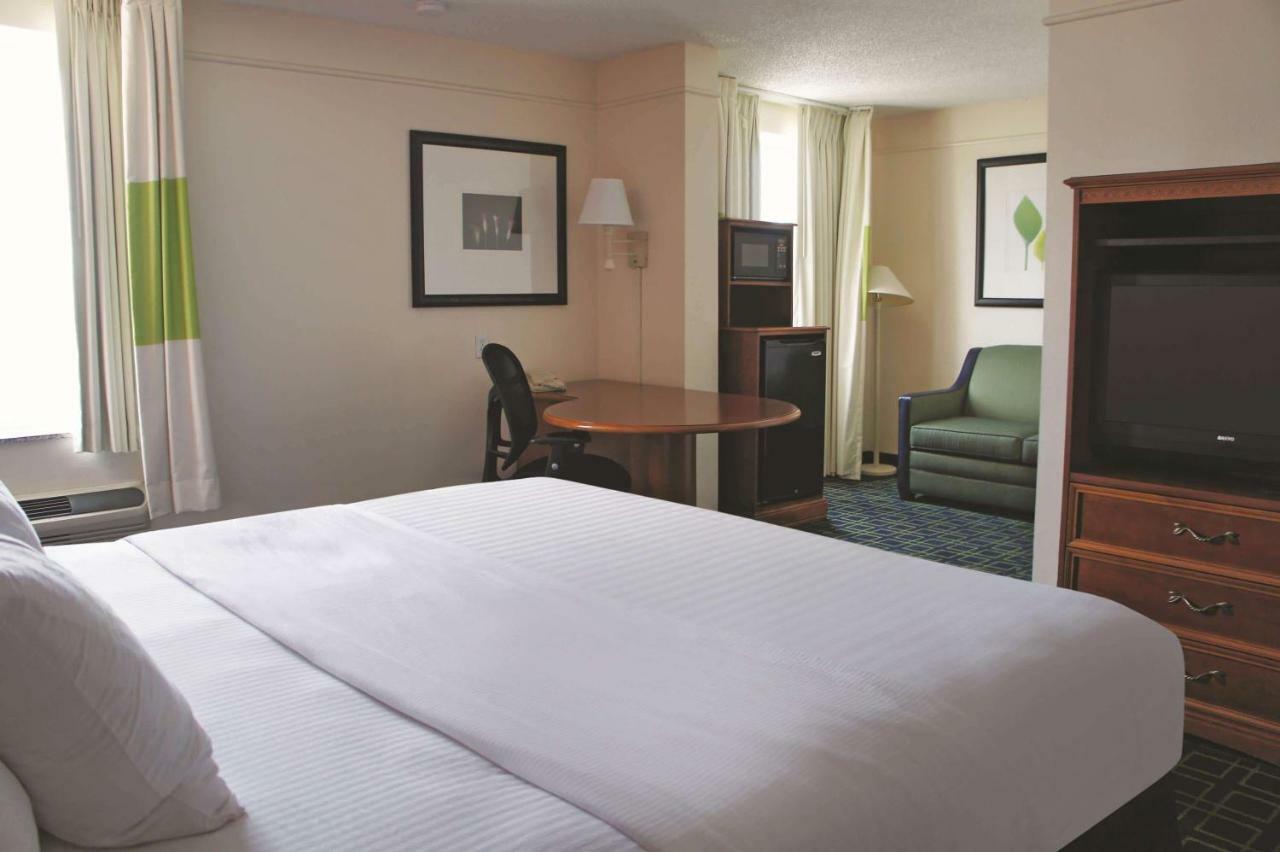 La Quinta Inn & Suites Tulsa Dış mekan fotoğraf